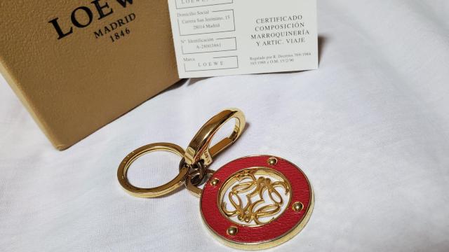 正規レア ロエベ アマソナ フック サークルリング ラウンドコンビキーリング 赤 アナグラム チャームロゴキーホルダー L 付属有 < ブランド  正規レア ロエベ アマソナ フック サークルリング ラウンドコンビキーリング 赤 アナグラム チャームロゴキーホルダー L 付属有 < ブランドの