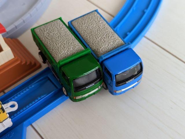 プラレール/プラロードベーシックセットA/モータートミカ日産ダンプトラック/ストレートレール&どうろ/キハ40系/広島色 < ホビー  プラレール/プラロードベーシックセットA/モータートミカ日産ダンプトラック/ストレートレール&どうろ/キハ40系/広島色 < ホビーの