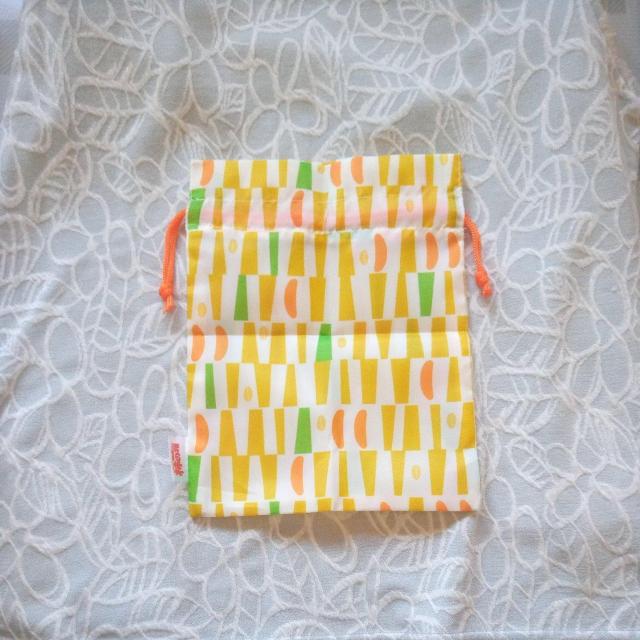 亀田の柿の種の巾着袋2枚セット < ホビー 亀田の柿の種の巾着袋2枚セット < ホビーの