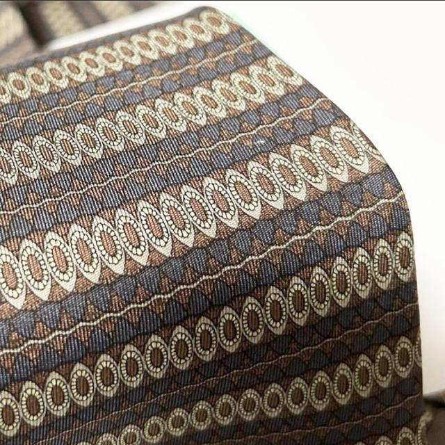 美品 Christian Dior ディオール ネクタイ 小 花 柄 シルク < ブランド  美品 Christian Dior ディオール ネクタイ 小 花 柄 シルク < ブランドの