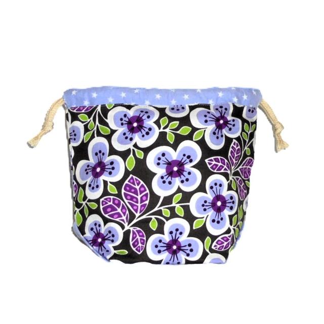 【底マチ幅が広い巾着】◆ヴェラブラッドリー◆【Plum Petals】紫星柄 < 女性ファッション 【底マチ幅が広い巾着】◆ヴェラブラッドリー◆【Plum Petals】紫星柄 < 女性ファッションの