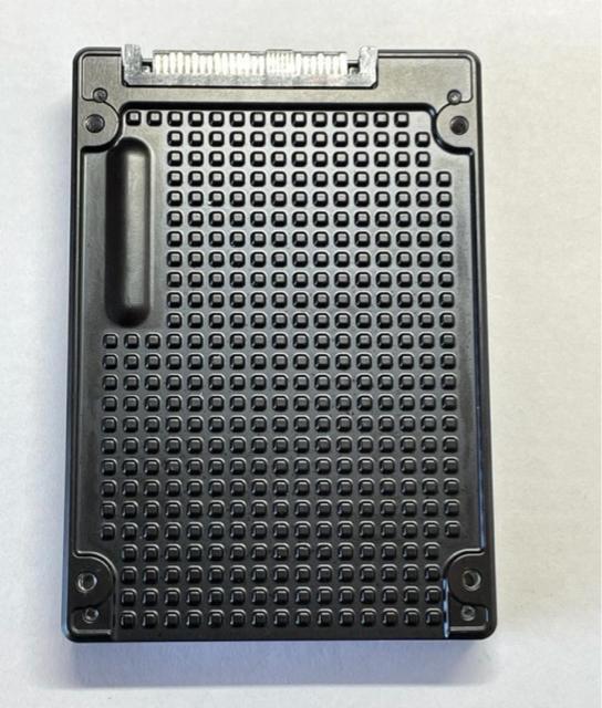 ZK735��NVME SSD��Sandisk��2.5�C���`��SN655��7.68TB AI���}�V���p��SAS�ڑ�6800MB/s �� PC�{��/���Ӌ@��� 