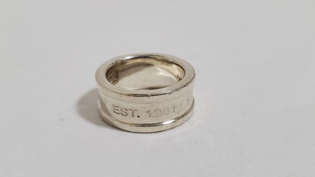 正規 コーチ ロゴ ソリッド リング 14号 アイコンワイドバンド SV ネックレストップ○男女兼用 クラシック エンブレム 指輪 < ブランド  正規 コーチ ロゴ ソリッド リング 14号 アイコンワイドバンド SV ネックレストップ○男女兼用 クラシック エンブレム 指輪 < ブランドの