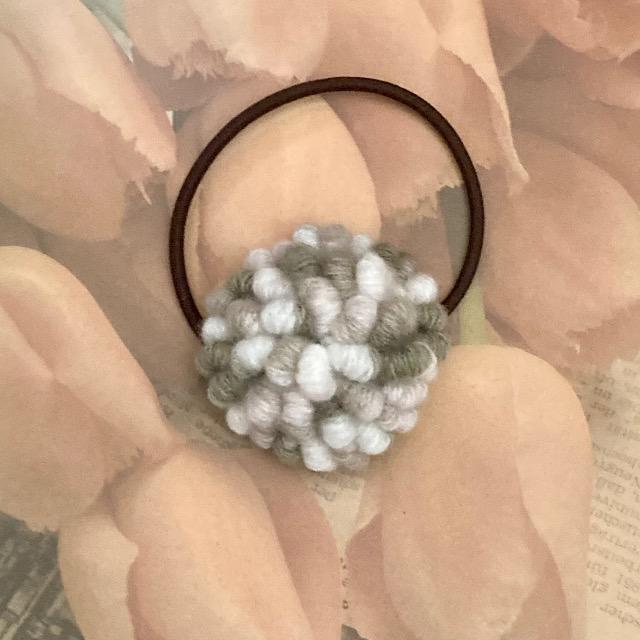 ハンドメイド♪かぎ針編み 毛糸で編んだコロンと丸いヘアゴム < 女性ファッション  ハンドメイド♪かぎ針編み 毛糸で編んだコロンと丸いヘアゴム  < 女性ファッションの
