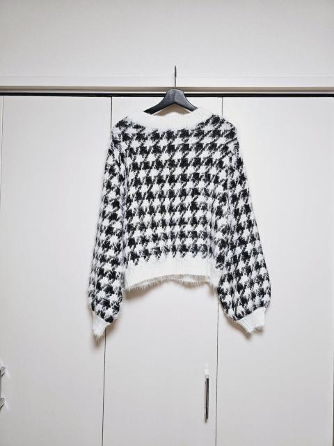 白黒 千鳥格子柄 ふわもこ ニット セーター L < 女性ファッション 白黒 千鳥格子柄 ふわもこ ニット セーター L < 女性ファッションの