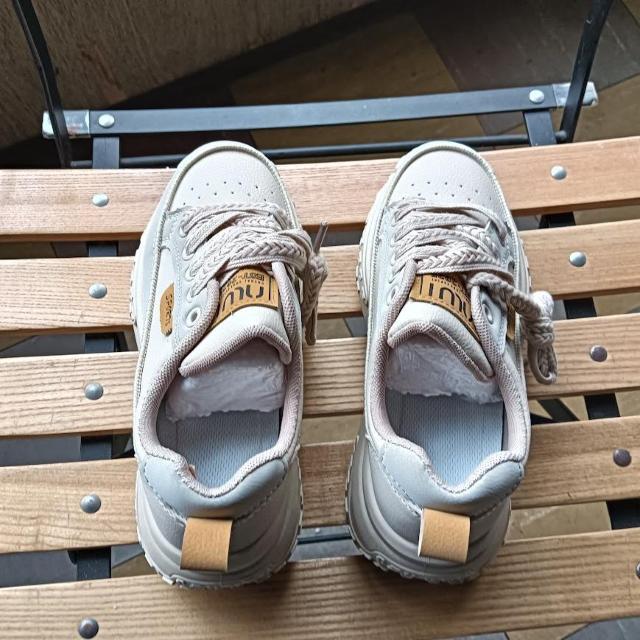 新品 22.5cm レディース スニーカー ブラウン シューズ 靴 ローカット < 女性ファッション  新品 22.5cm レディース スニーカー ブラウン シューズ 靴 ローカット < 女性ファッションの