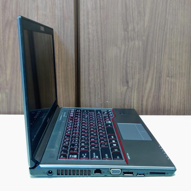 FUJITSU LIFEBOOK Corei5 8GB SSD256GB Windows11 Office2024 DVD