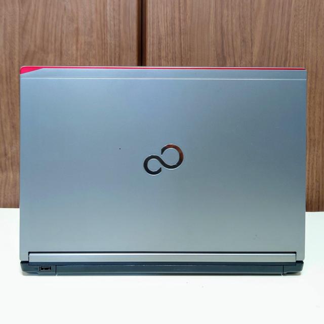 FUJITSU LIFEBOOK Corei5 8GB SSD256GB Windows11 Office2024 DVD