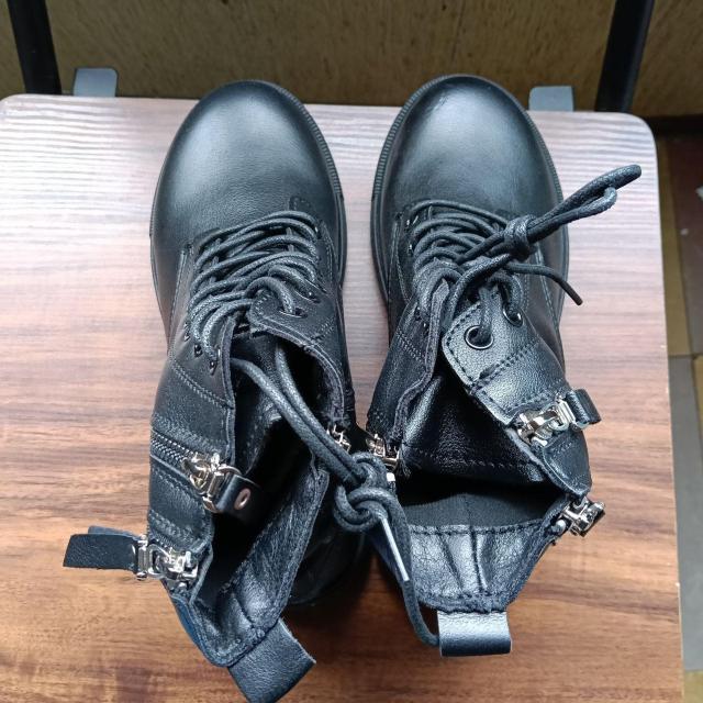 新品 22.5cm レディース ブーツ ブラック 厚底 シューズ ショートブーツ < 女性ファッション  新品 22.5cm レディース ブーツ ブラック 厚底 シューズ ショートブーツ < 女性ファッションの