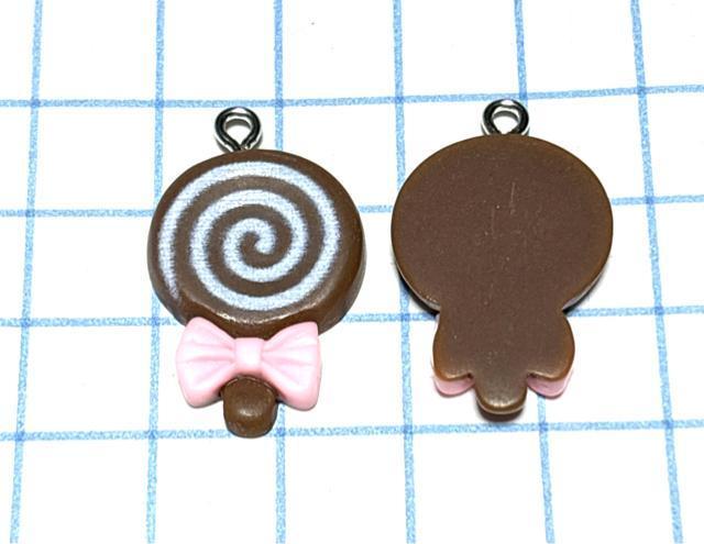 1053 茶色 渦巻きロリポップ 2個 樹脂チャーム アクセサリーパーツ キャンディ 飴 < ペット/手芸/園芸 1053 茶色 渦巻きロリポップ 2個 樹脂チャーム アクセサリーパーツ キャンディ 飴 < ペット/手芸/園芸の