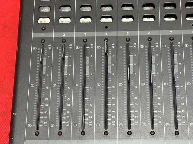 MACKIE DAW�t�B�W�J���R���g���[���[�@�󂠂�i�@1918-03-1 �� PC�{��/���Ӌ@��� 