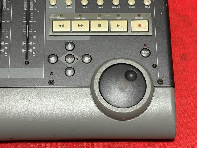 MACKIE DAW�t�B�W�J���R���g���[���[�@�󂠂�i�@1918-03-1 �� PC�{��/���Ӌ@��� 