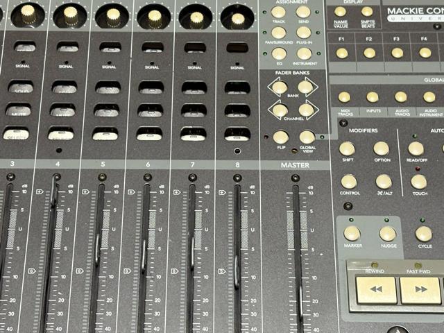 MACKIE DAW�t�B�W�J���R���g���[���[�@�󂠂�i�@1918-03-1 �� PC�{��/���Ӌ@��� 