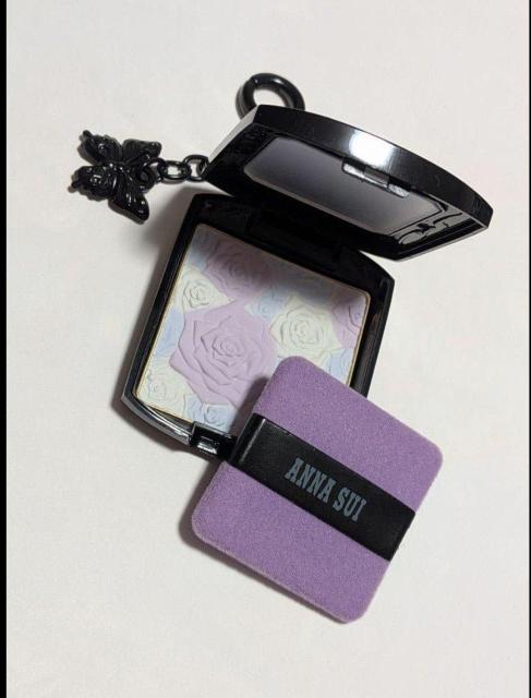 ANNA SUI �R�X���}�X�R�b�g�R���N�V���� E.���[�Y �v���X�g�p�E�_�[�@�K�`�� �� �z�r�[�� 