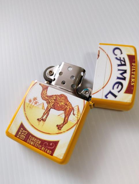 Zippo���L������#CAMEL�I�C�����C�^�[���g�p�@�i���O�b�Y �� �j���A�N�Z�T���[/���v�� 