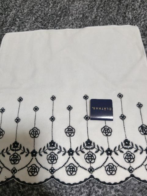 レア 新品 CLATHAS クレイサス タオル ハンカチ 白 < ブランド レア 新品 CLATHAS クレイサス タオル ハンカチ 白 < ブランドの