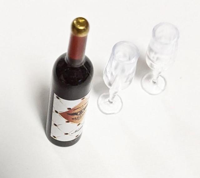 ミニチュア★ワイン&グラス2個セット★ベントレー★BENTLEY★Noble★デザイン違いたくさんあります★ドールハウスに★ < おもちゃ  ミニチュア★ワイン&グラス2個セット★ベントレー★BENTLEY★Noble★デザイン違いたくさんあります★ドールハウスに★ < おもちゃの