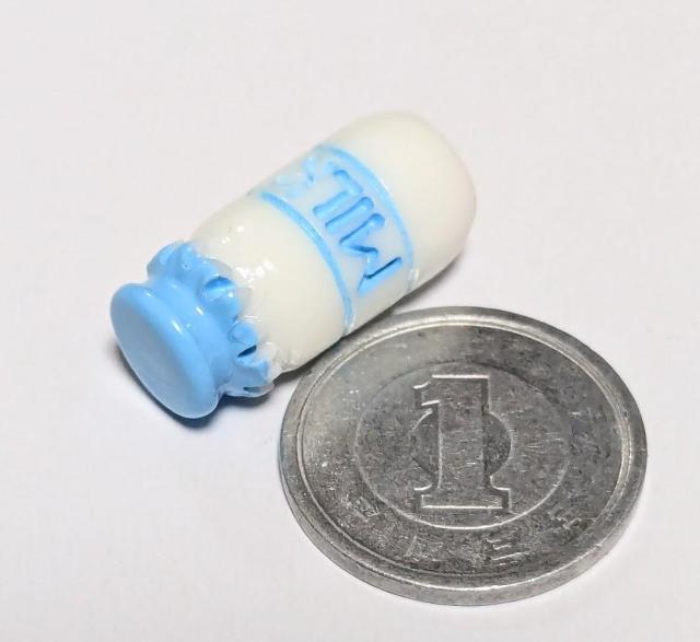 ミニチュア★牛乳瓶D★水色★ミルク★MILK★色違いあります♪ドールハウスに★ < おもちゃ  ミニチュア★牛乳瓶D★水色★ミルク★MILK★色違いあります♪ドールハウスに★ < おもちゃの