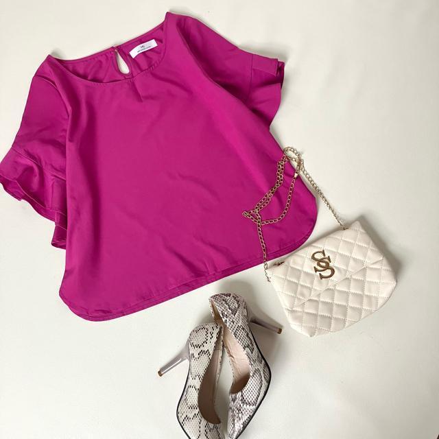 ◆美品◆ミューズ◆袖フリル半袖ブラウス◆マゼンタピンク◆M◆オフィスカジュアル < 女性ファッション  ◆美品◆ミューズ◆袖フリル半袖ブラウス◆マゼンタピンク◆M◆オフィスカジュアル < 女性ファッションの