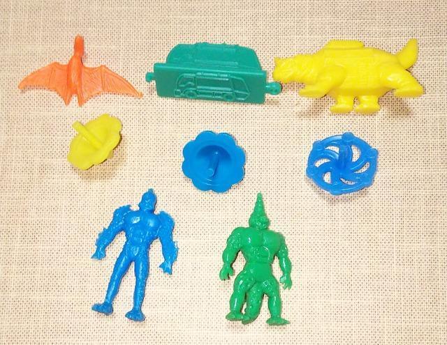 フエラムネのおまけ男の子用かっこいい系おもちゃ8個セット恐竜、判子、怪獣、駒、怪人オレンジ橙色グリーン緑色イエロー黄色ブルー青色 < ホビー  フエラムネのおまけ男の子用かっこいい系おもちゃ8個セット恐竜、判子、怪獣、駒、怪人オレンジ橙色グリーン緑色イエロー黄色ブルー青色  < ホビーの