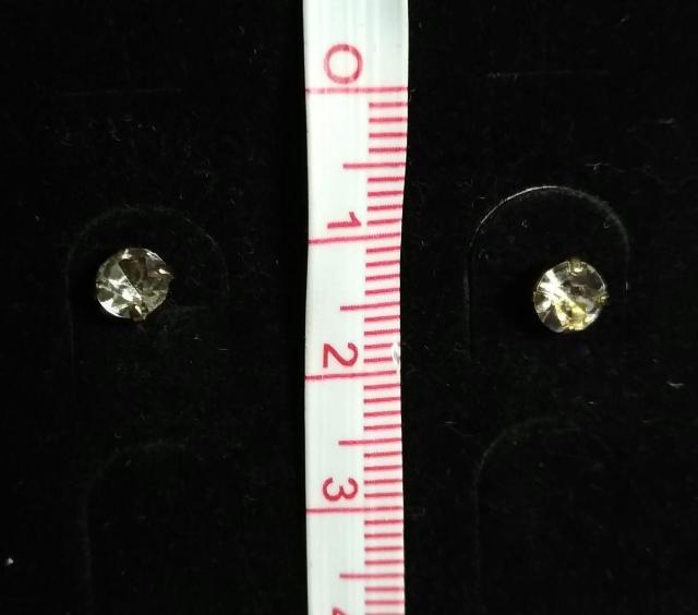 未使用 ピアス2点セット クリアストーン ムーン 月 < 女性アクセサリー/時計 未使用 ピアス2点セット クリアストーン ムーン 月 < 女性アクセサリー/時計の