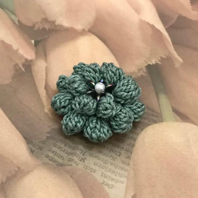 ハンドメイド♪レース編み ぽこぽこ花びらのお花モチーフブローチ < 女性ファッション  ハンドメイド♪レース編み ぽこぽこ花びらのお花モチーフブローチ  < 女性ファッションの