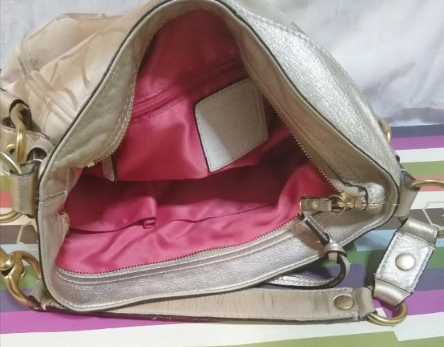 正規品極美品コーチショルダーバッグ本革キャンバスお上品シグネチャー品薄大活躍コーチバッグCOACH超人気お上品重宝できます < ブランド  正規品極美品コーチショルダーバッグ本革キャンバスお上品シグネチャー品薄大活躍コーチバッグCOACH超人気お上品重宝できます < ブランドの