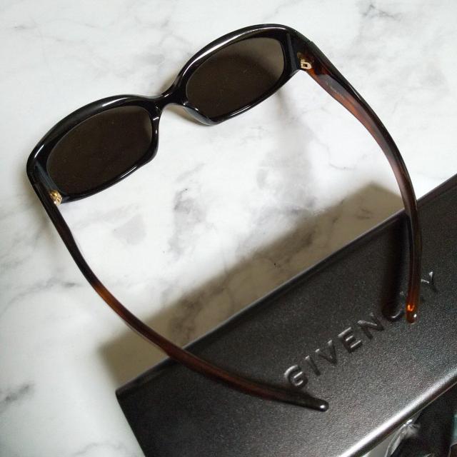 【正規品】GIVENCHY ジバンシー★サングラス★新品(ケース&クロス付き)黒 < ブランド  【正規品】GIVENCHY ジバンシー★サングラス★新品(ケース&クロス付き)黒 < ブランドの