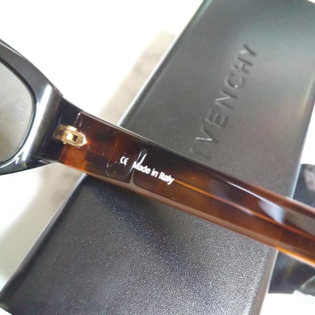 【正規品】GIVENCHY ジバンシー★サングラス★新品(ケース&クロス付き)黒 < ブランド  【正規品】GIVENCHY ジバンシー★サングラス★新品(ケース&クロス付き)黒 < ブランドの