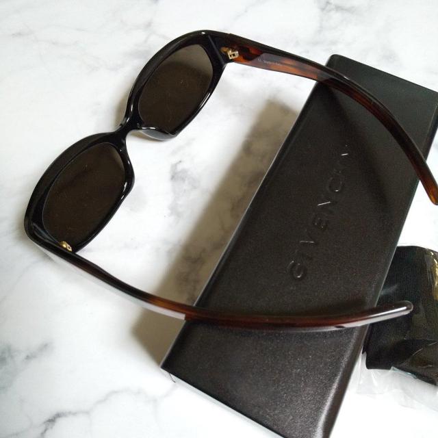 【正規品】GIVENCHY ジバンシー★サングラス★新品(ケース&クロス付き)黒 < ブランド  【正規品】GIVENCHY ジバンシー★サングラス★新品(ケース&クロス付き)黒 < ブランドの