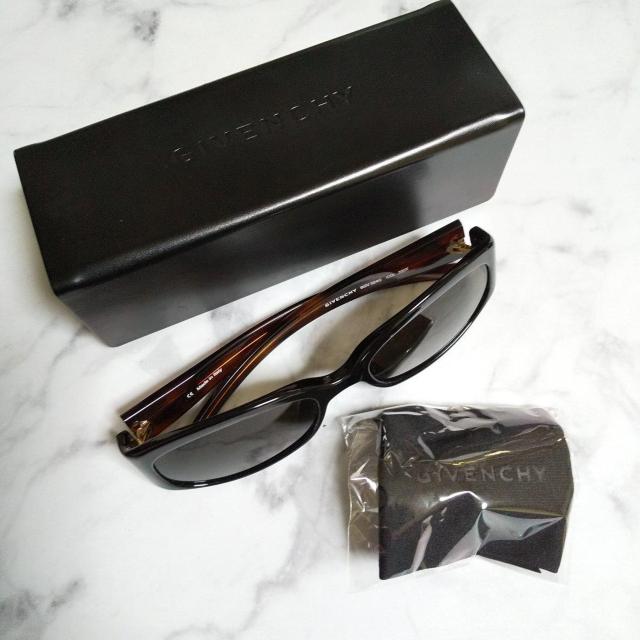 【正規品】GIVENCHY ジバンシー★サングラス★新品(ケース&クロス付き)黒 < ブランド  【正規品】GIVENCHY ジバンシー★サングラス★新品(ケース&クロス付き)黒 < ブランドの