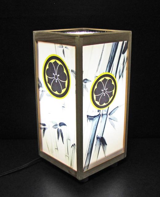 ★家紋の宿り木/森羅万象=「丸に剣片喰」/至福の明り・心温まるひととき/LED昼白色・ラミネート加工・檜枠造・軽量/ < 家電/AV  ★家紋の宿り木/森羅万象=「丸に剣片喰」/至福の明り・心温まるひととき/LED昼白色・ラミネート加工・檜枠造・軽量/  < 家電/AVの