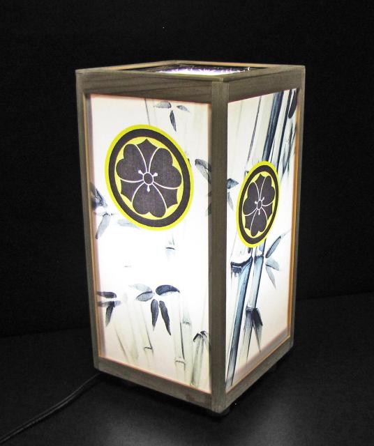 ★家紋の宿り木/森羅万象=「丸に剣片喰」/至福の明り・心温まるひととき/LED昼白色・ラミネート加工・檜枠造・軽量/ < 家電/AV  ★家紋の宿り木/森羅万象=「丸に剣片喰」/至福の明り・心温まるひととき/LED昼白色・ラミネート加工・檜枠造・軽量/ < 家電/AVの