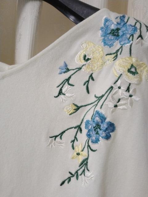 JUSGLITTY �W���X�O���b�e�B�[�ԕ��h�JV�l�b�N�j�b�g���z���C�g �� �u�����h�� 