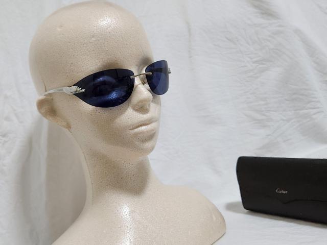 正規美 カルティエ パンテール パンサーメタルフレーム サングラス 黒系紺 ロゴ パラジウムシルバーフィニッシュ ガクト着 付属有 < ブランド  正規美 カルティエ パンテール パンサーメタルフレーム サングラス 黒系紺 ロゴ パラジウムシルバーフィニッシュ ガクト着 付属有 < ブランドの