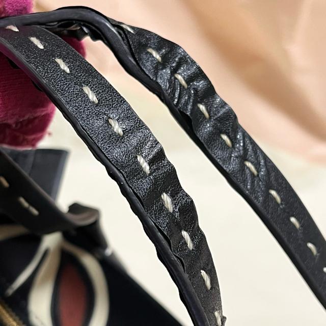 【トリーバーチ】 2WAYトートバッグ & ショルダー 花柄 PVCレザー TORY BURCH < ブランド 【トリーバーチ】 2WAYトートバッグ & ショルダー 花柄 PVCレザー TORY BURCH < ブランドの