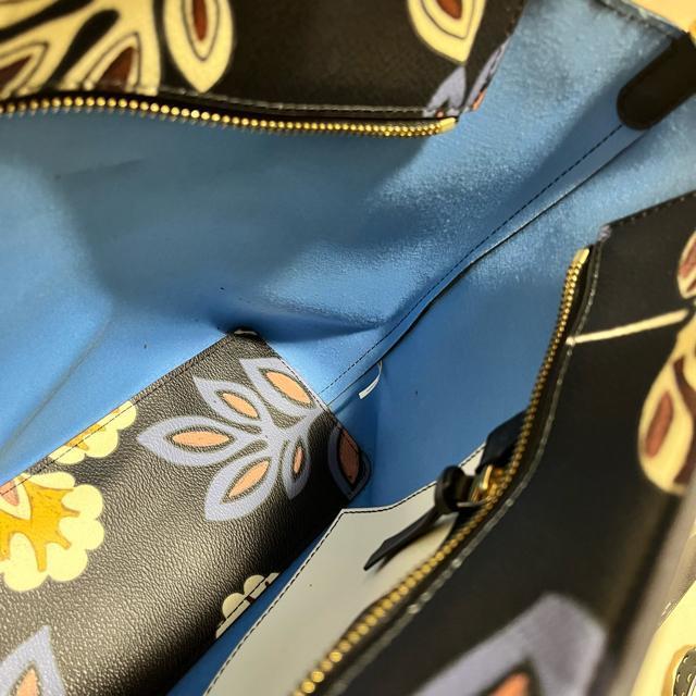 【トリーバーチ】 2WAYトートバッグ & ショルダー 花柄 PVCレザー TORY BURCH < ブランド 【トリーバーチ】 2WAYトートバッグ & ショルダー 花柄 PVCレザー TORY BURCH < ブランドの