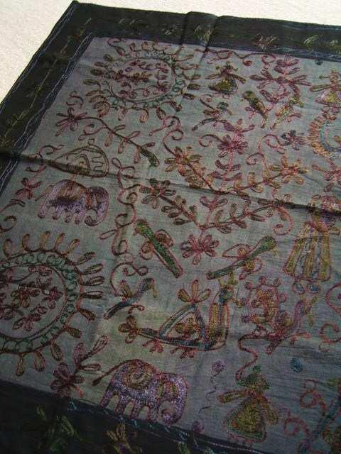 ☆即決☆刺繍テーブルクロス*グレー* < インテリア/ライフ  ☆即決☆刺繍テーブルクロス*グレー* < インテリア/ライフの