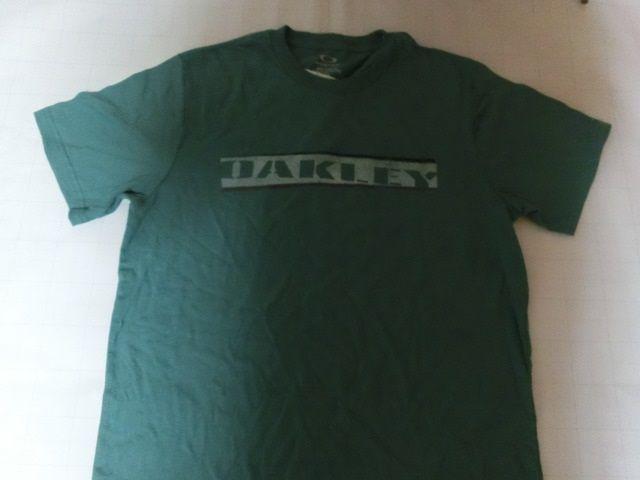 USA購入オークレー【OAKLEY】プリントTシャツUS Sグリーン 系 < ブランド  USA購入オークレー【OAKLEY】プリントTシャツUS Sグリーン 系  < ブランドの