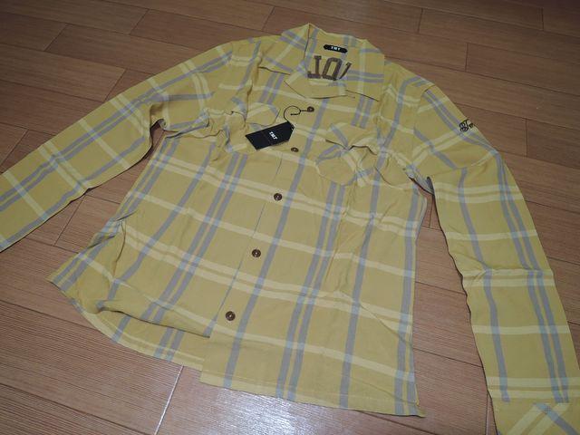 新品TMT背ロゴ開襟チェックシャツLマ刺繍ステッチBIG HOLIDAY < ブランド 新品TMT背ロゴ開襟チェックシャツLマ刺繍ステッチBIG HOLIDAY < ブランドの