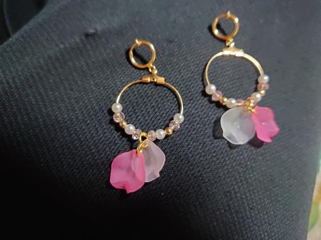 ハンドメイド★イヤリング。ノンホール☆ゴールド花びら < 女性ファッション  ハンドメイド★イヤリング。ノンホール☆ゴールド花びら  < 女性ファッションの