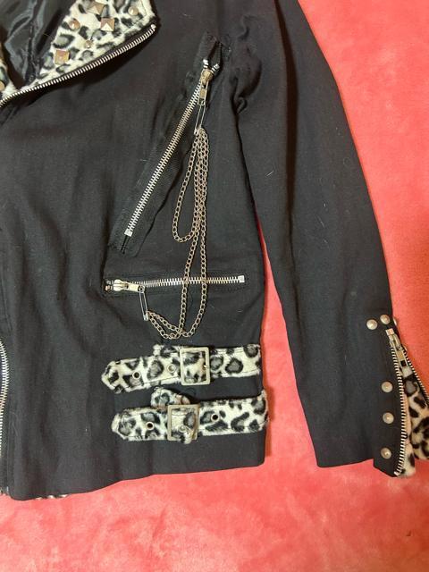 ブラック×ヒョウ柄 ロックテイスト ライダースジャケット☆ スタッズ チェーン パンク < 女性ファッション ブラック×ヒョウ柄 ロックテイスト ライダースジャケット☆ スタッズ チェーン パンク < 女性ファッションの