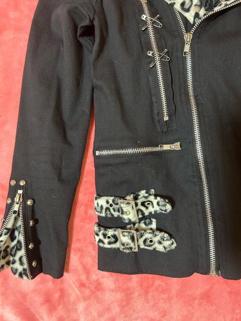 ブラック×ヒョウ柄 ロックテイスト ライダースジャケット☆ スタッズ チェーン パンク < 女性ファッション ブラック×ヒョウ柄 ロックテイスト ライダースジャケット☆ スタッズ チェーン パンク < 女性ファッションの