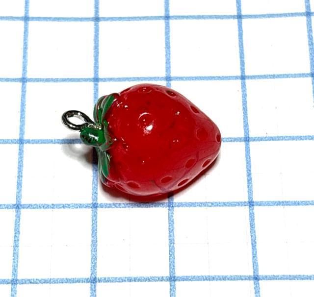 大きめ立体の苺 1056 樹脂チャーム アクセサリーパーツ 果物 フルーツ < ペット/手芸/園芸 大きめ立体の苺 1056 樹脂チャーム アクセサリーパーツ 果物 フルーツ < ペット/手芸/園芸の