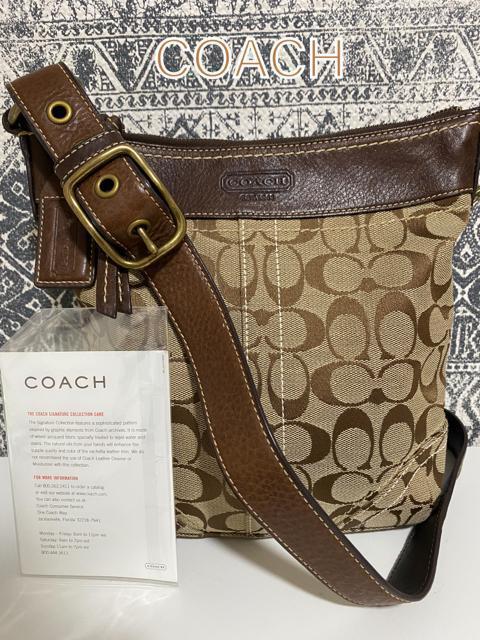 【美品】COACH コーチ シグネチャー ショルダーバッグ 斜め掛けかばん 茶色 < ブランド  【美品】COACH コーチ シグネチャー ショルダーバッグ 斜め掛けかばん 茶色  < ブランドの