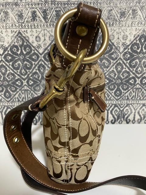 【美品】COACH コーチ シグネチャー ショルダーバッグ 斜め掛けかばん 茶色 < ブランド  【美品】COACH コーチ シグネチャー ショルダーバッグ 斜め掛けかばん 茶色 < ブランドの