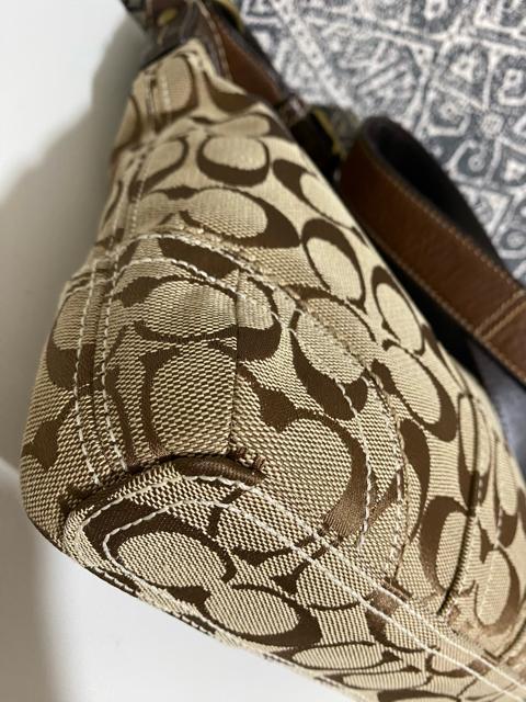 【美品】COACH コーチ シグネチャー ショルダーバッグ 斜め掛けかばん 茶色 < ブランド  【美品】COACH コーチ シグネチャー ショルダーバッグ 斜め掛けかばん 茶色 < ブランドの