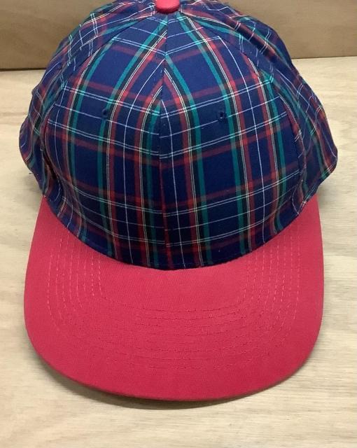 �V�i 90s�l�C�r�[�ƃ��b�h�̃`�F�b�N�L���b�v �� �j���t�@�b�V������ 