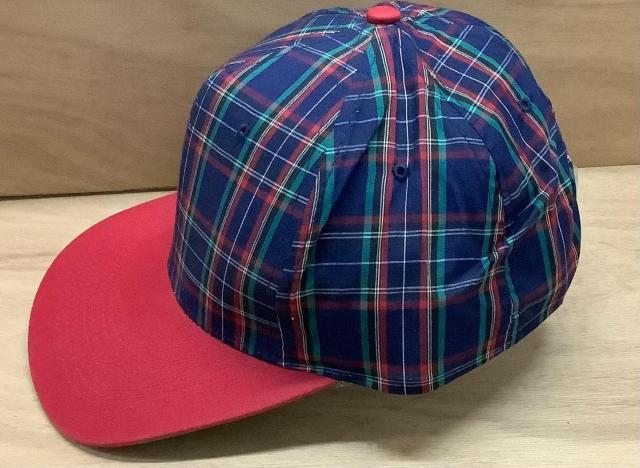 �V�i 90s�l�C�r�[�ƃ��b�h�̃`�F�b�N�L���b�v �� �j���t�@�b�V������ 