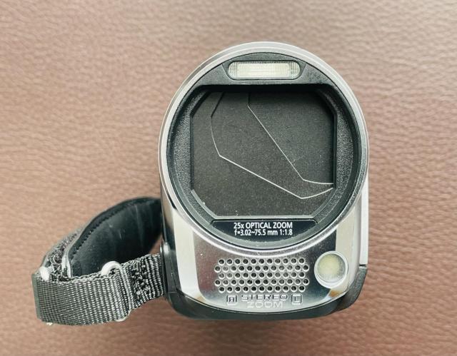 ■ハンディカメラ/三脚【Panasonic HDC-TM60/Velbon EX-440】良品■ < 家電/AV ■ハンディカメラ/三脚【Panasonic HDC-TM60/Velbon EX-440】良品■ < 家電/AVの